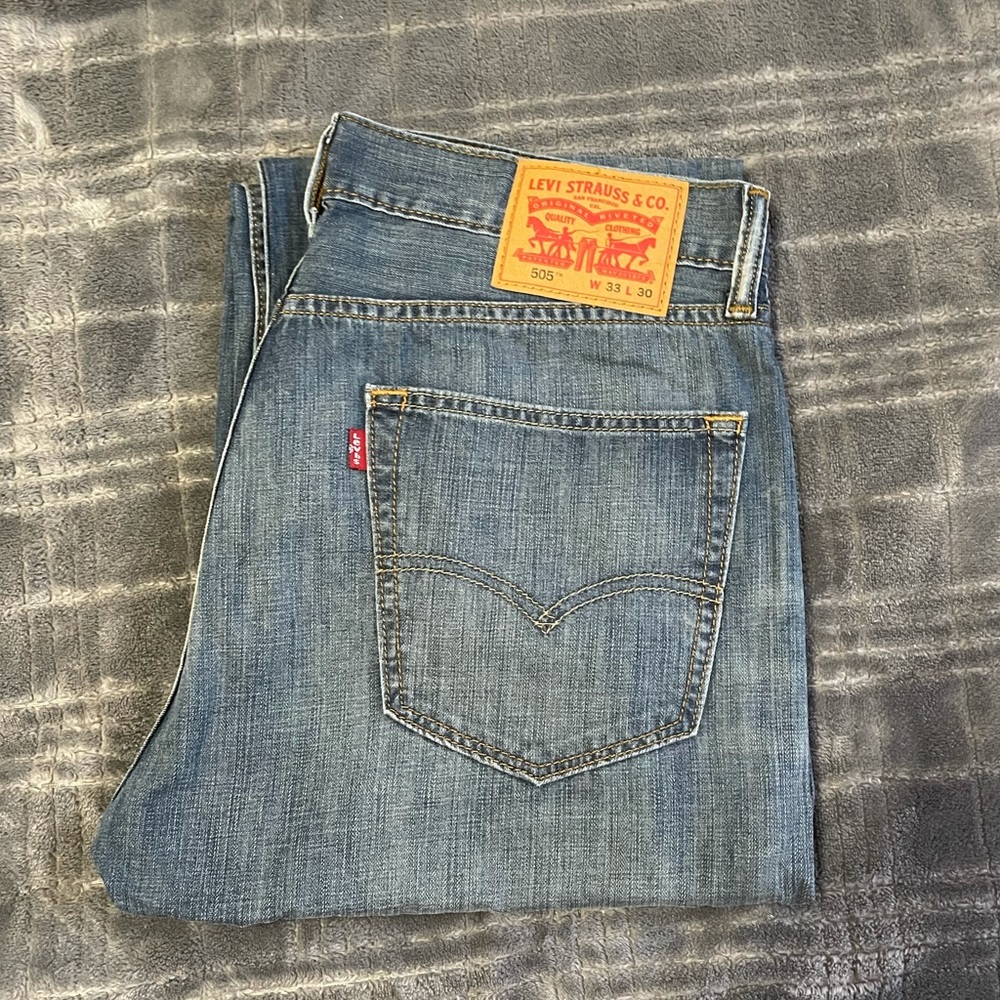 Levi’s 505 men’s jeans size 33. Hemmed.